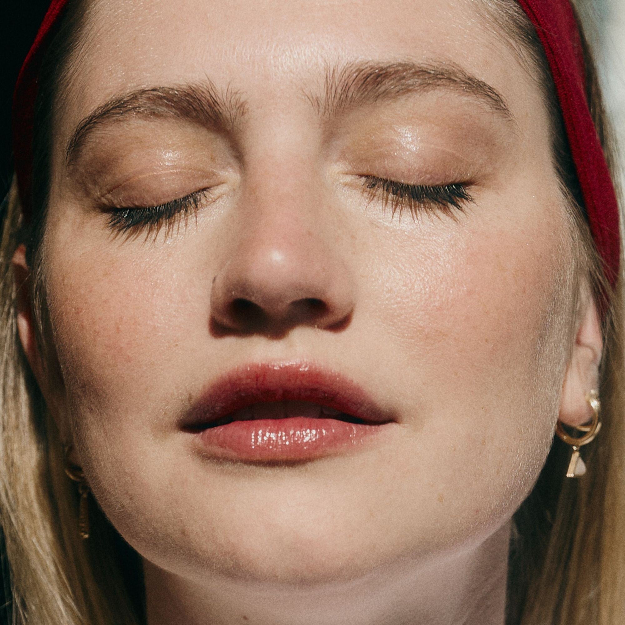 absolution-maquillage-tinted-love-get-ntes-lipgloss-ros image 2