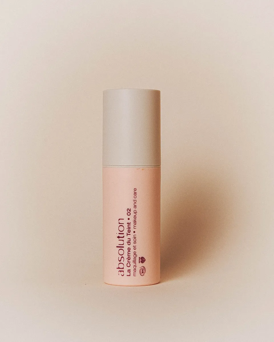 absolution-la-cr-me-du-teint-foundation-medium-02-bio image 1