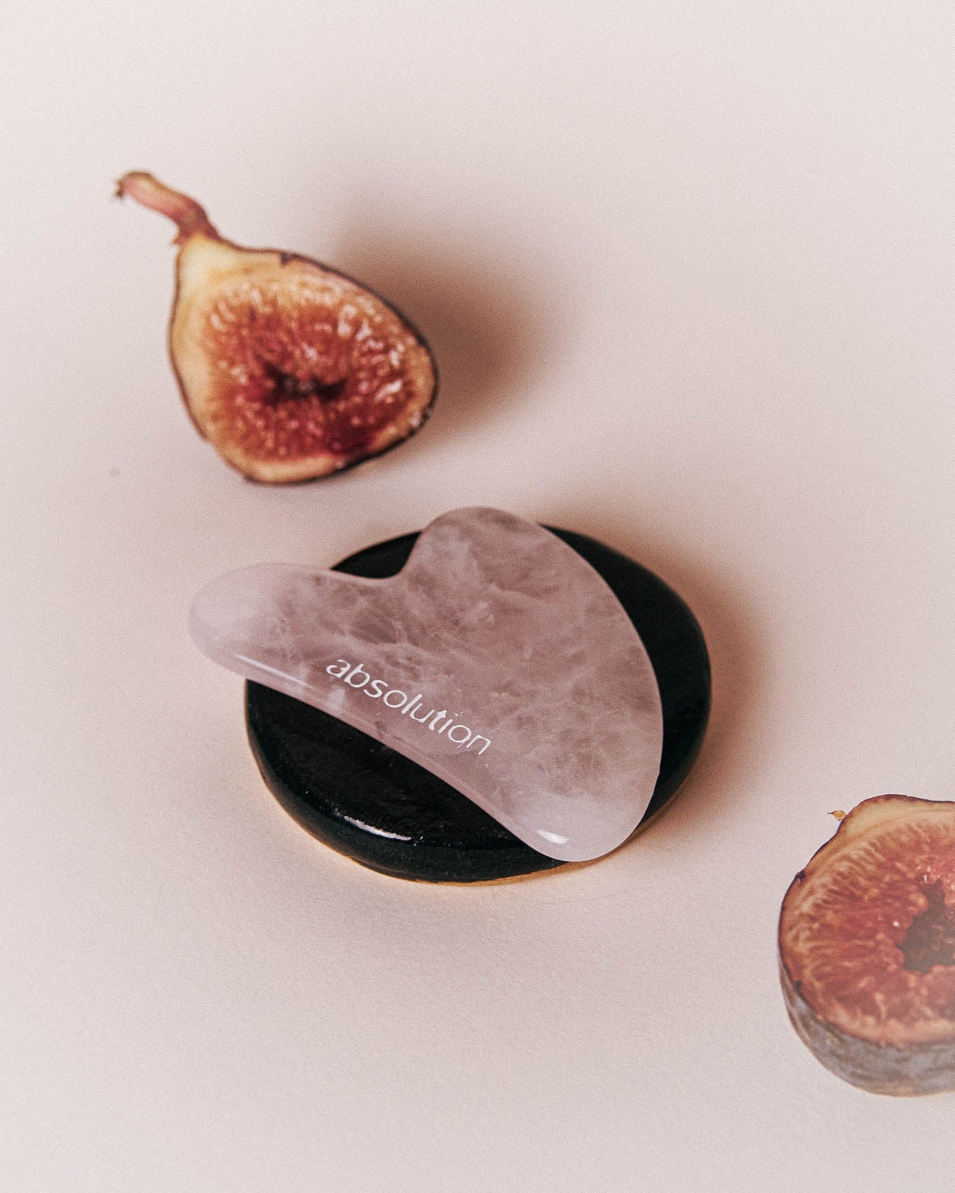 absolution-visage-le-gua-sha-rosenquarz-gesichtsmassage-stein image 3