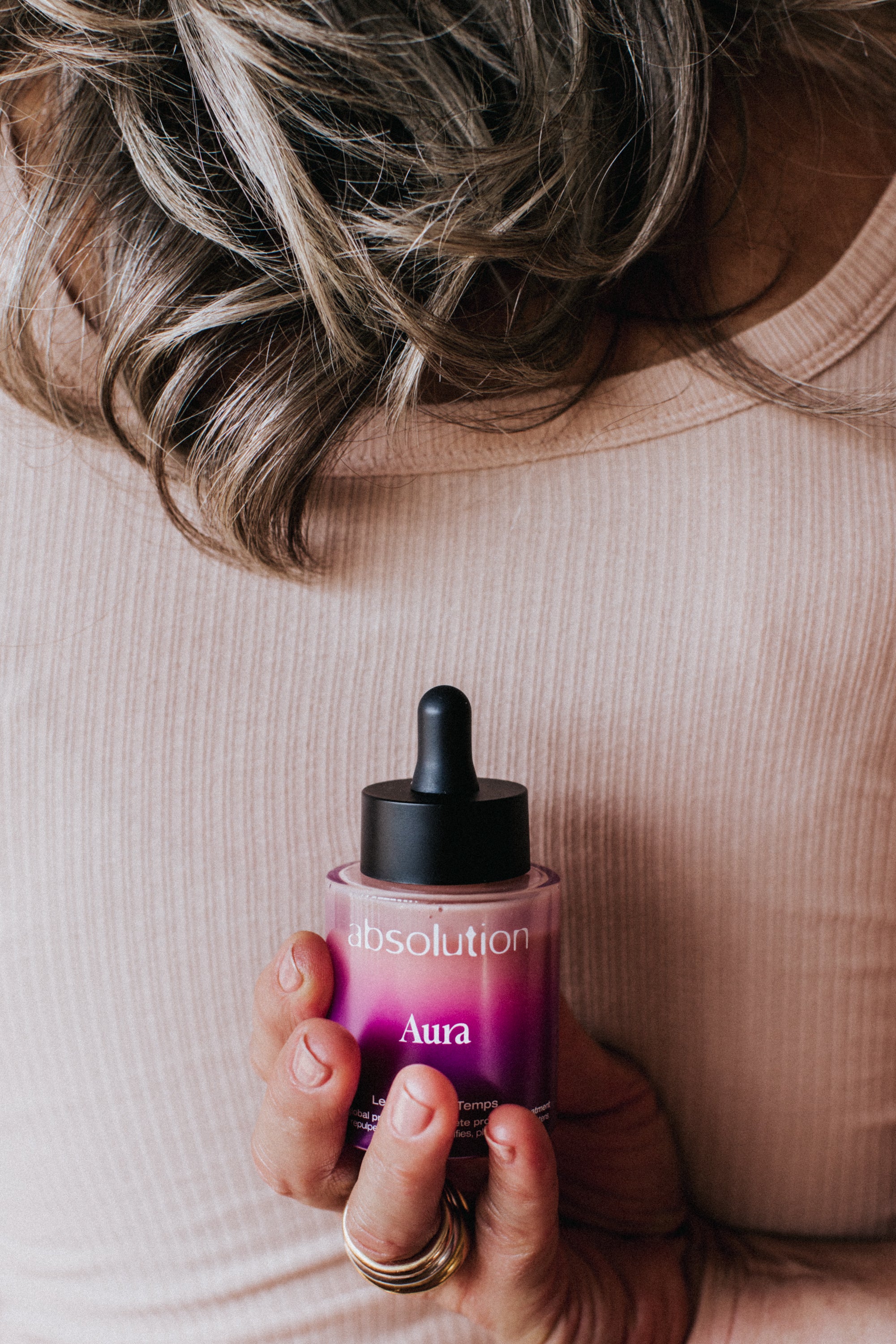 absolution-visage-aura-le-s-rum-du-temps-serum-anti-age image 5